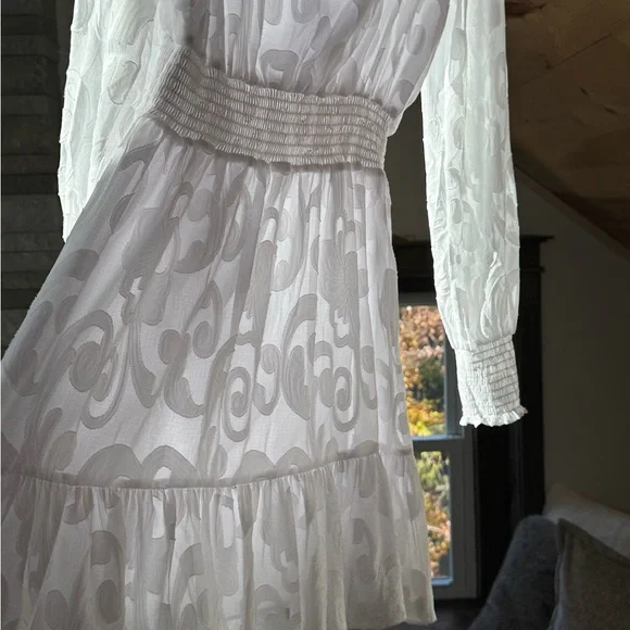 Lilly Pulitzer Resort White Long Sleeve Dress - Picture 3 of 9